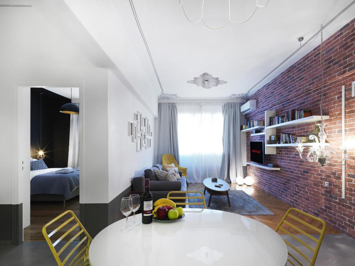 Athenian Apartment In The Center With Jacuzzi Dış mekan fotoğraf