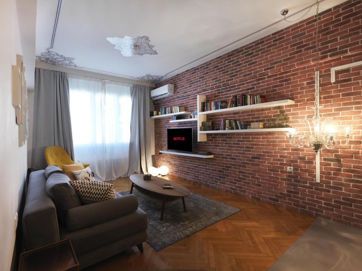 Athenian Apartment In The Center With Jacuzzi Dış mekan fotoğraf